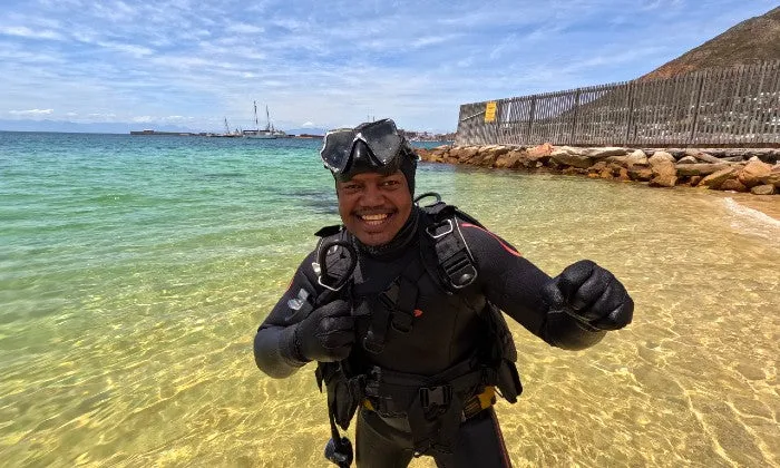 3-Hour Beginners Scuba Dive Experience at African Ocean Adventures