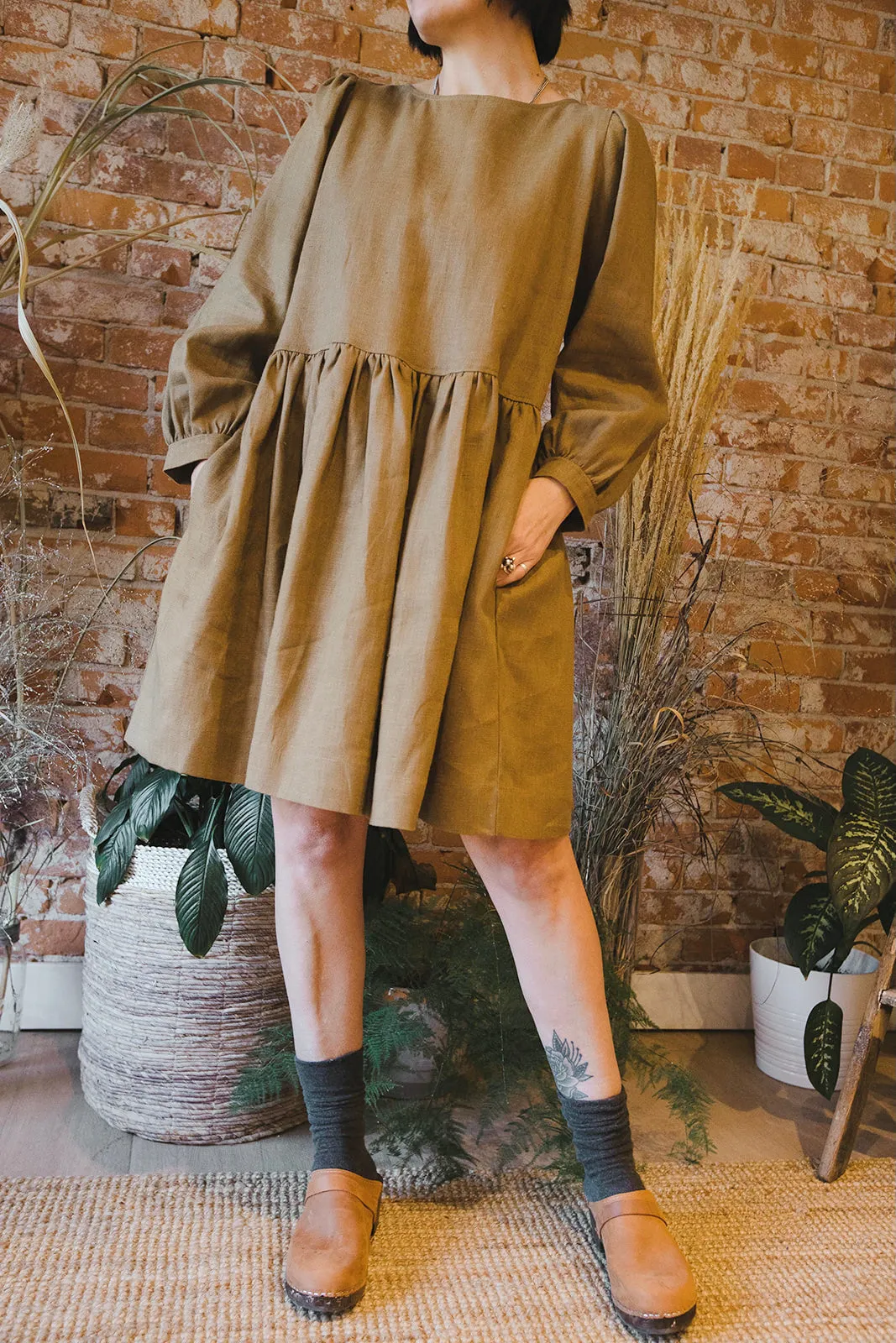 Classic Brown Oiled Nubuck Clogs on Brown Base