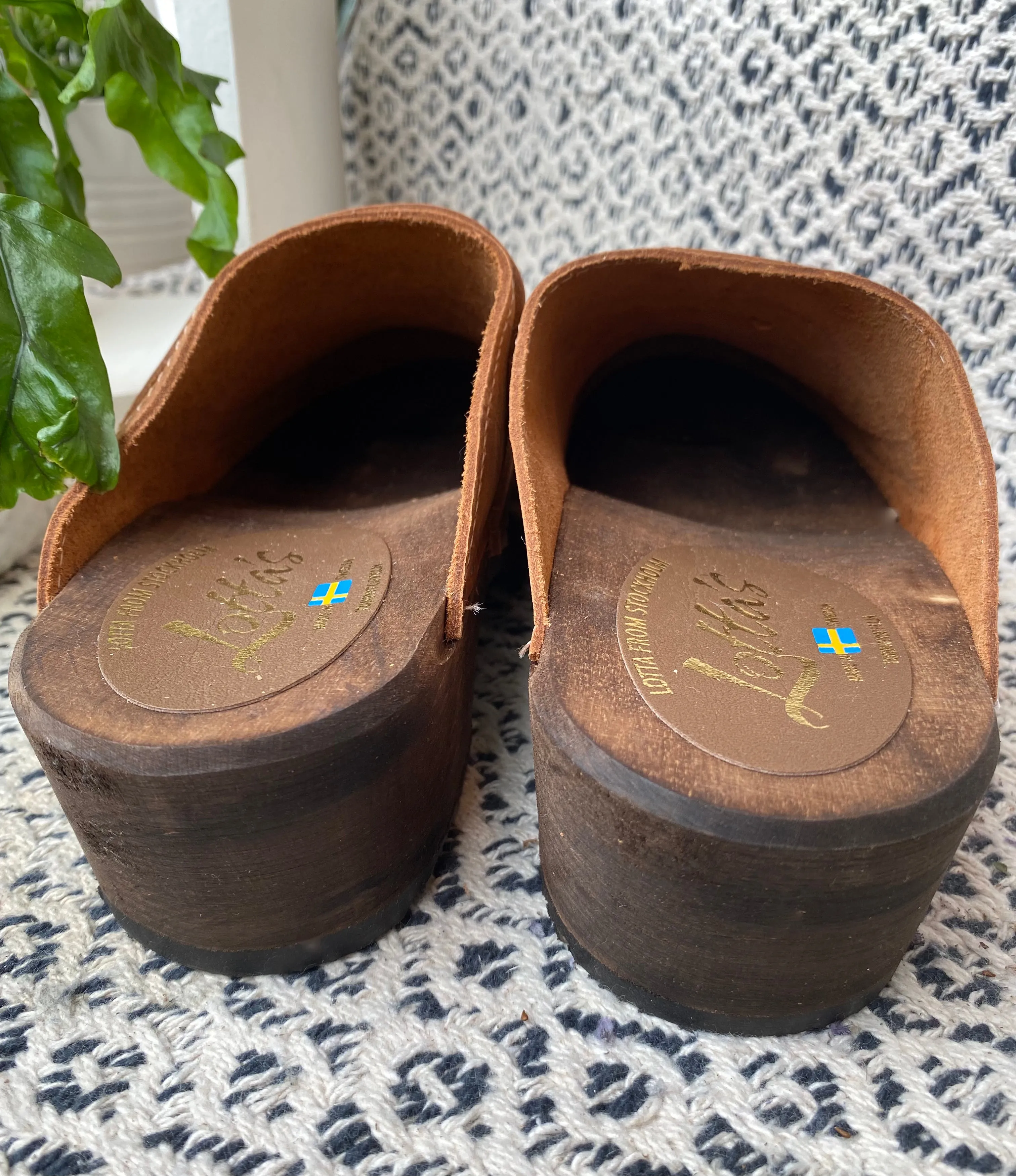 Classic Brown Oiled Nubuck Clogs on Brown Base