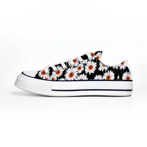 Gerbera Daisy Flowers Collection - Classic Unisex Low Top Canvas Sneakers