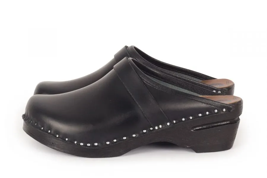 Smithy Leather Clog - All Black