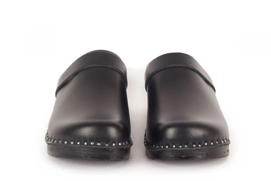 Smithy Leather Clog - All Black