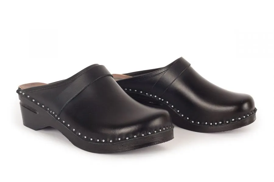 Smithy Leather Clog - All Black